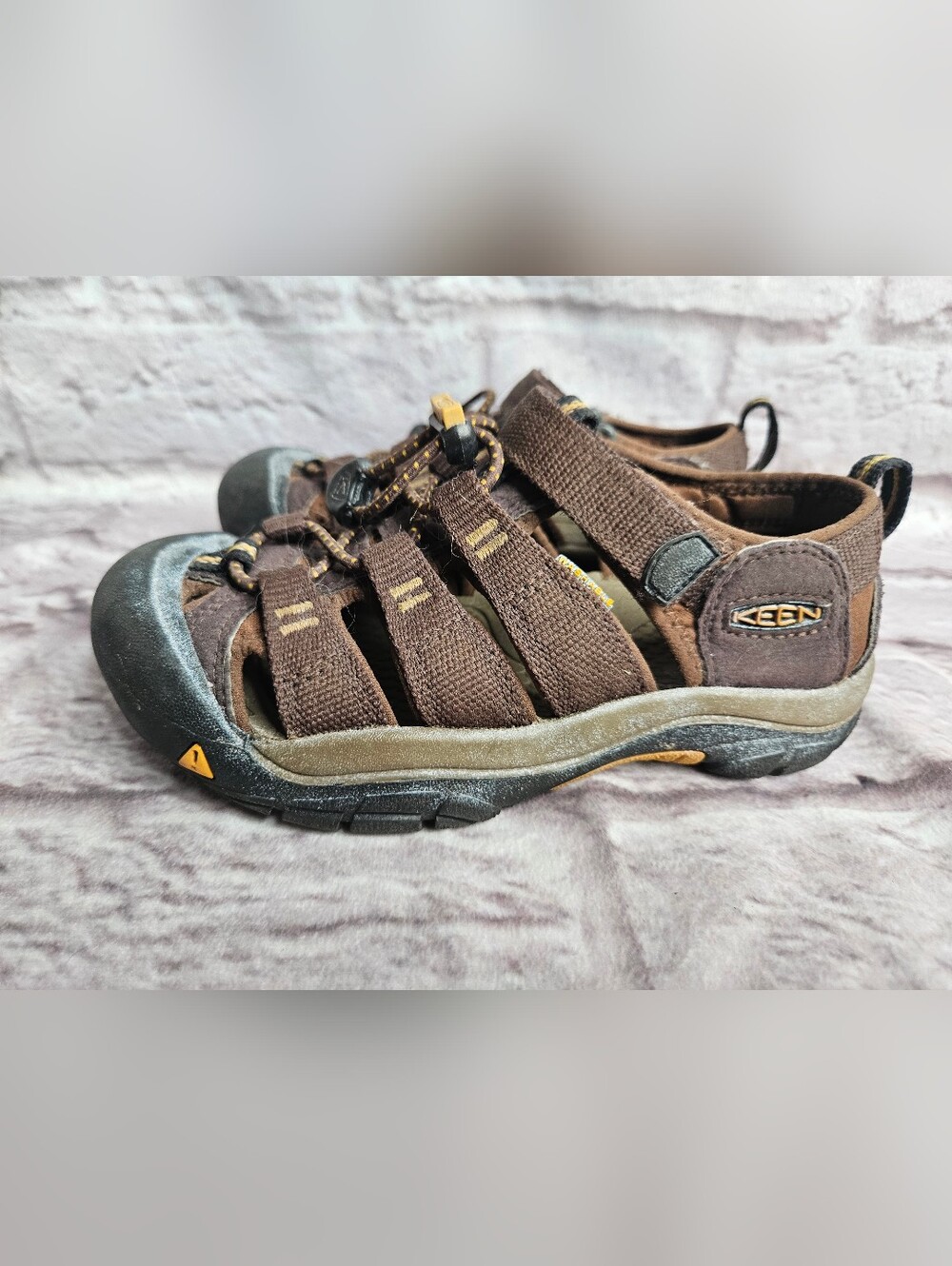 Keen Youth Size 1 Hiking Sandals Shoes Brown Boys Girls